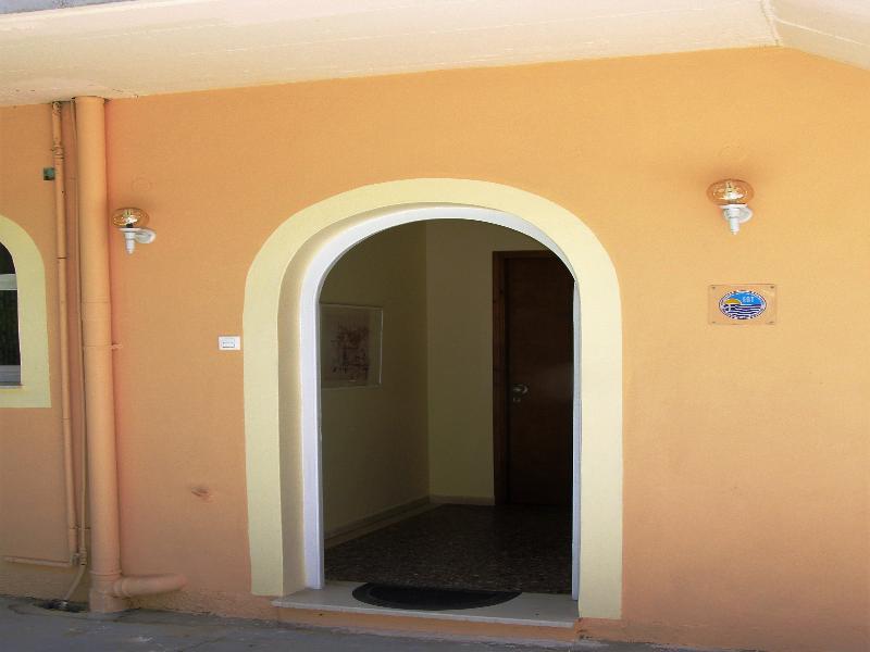 Apostolos & Eleni Family Apartments Perama  Exterior photo