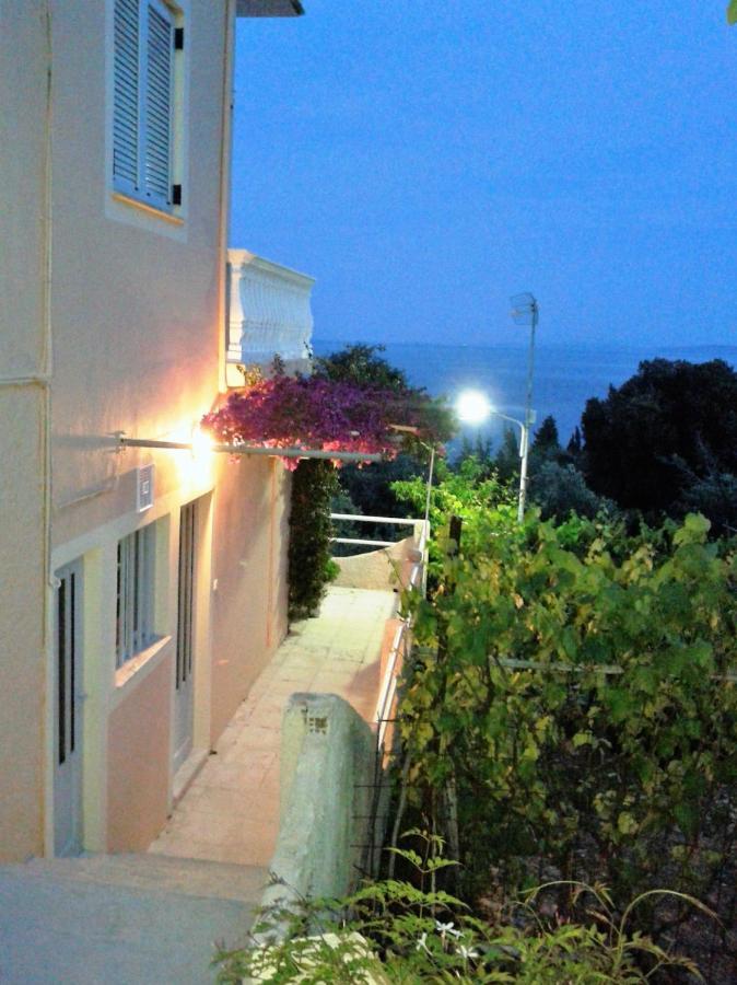 Apostolos & Eleni Family Apartments Perama  Exterior photo